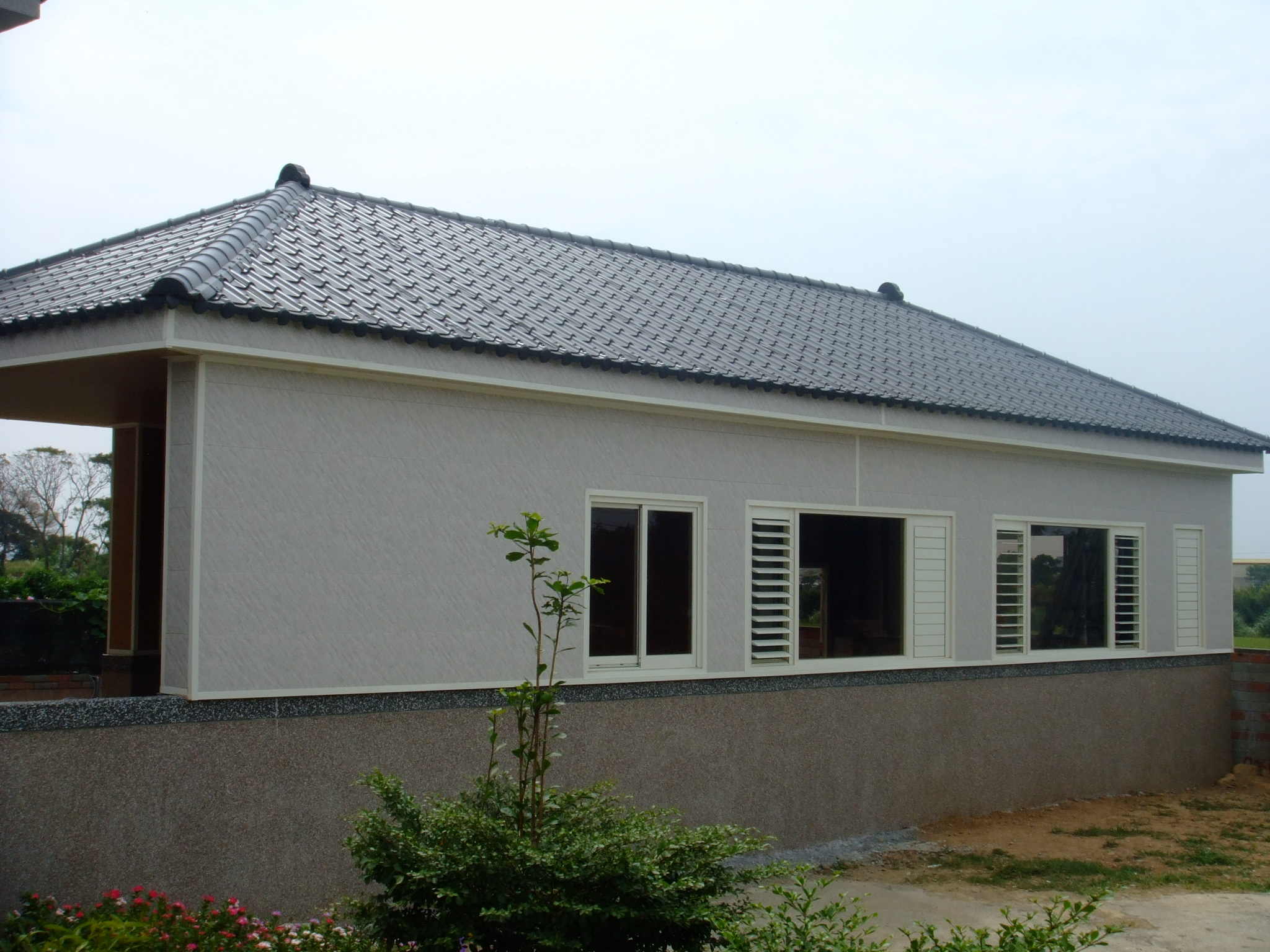 屋頂 琉璃鋼瓦 牆壁 壁板 鋐耀彩色鋼板有限公司